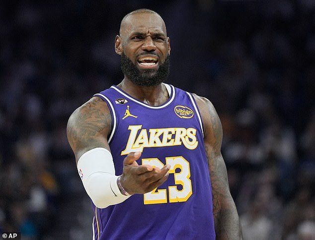 LeBron James lidera la furia por el desastroso error de Prime Video mientras la cobertura crucial de la NBA se corta en los últimos segundos