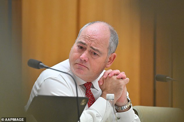 Se desata el infierno en NAB: OTRO suicidio del personal, cuestiones de encubrimiento y una junta en crisis, mientras comienza la investigación sobre acusaciones tóxicas en el lugar de trabajo