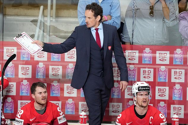 Entrenador olímpico de hockey admite mentir sobre la vacuna COVID-19 antes de viajar a China para los Juegos de Invierno de Beijing 2022