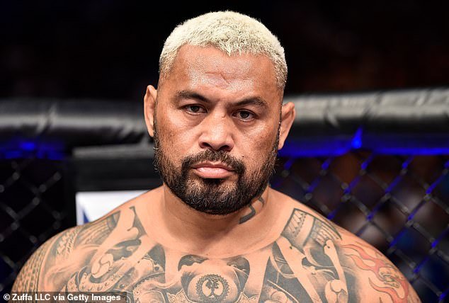 El querido ex peleador de UFC Mark Hunt arrestado por violencia doméstica después de supuestamente amenazar con matar a un conocido