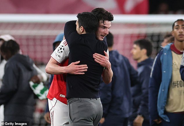 El Arsenal parecía lleno de miedo y aprovechó su oportunidad para llegar a las semifinales de la Liga de Campeones. Su nerviosismo durante el empate contra el Sporting no disuadirá a los monstruos mentales que les esperan, escribe OLIVER HOLT.