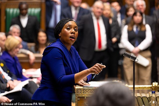 ¿Cuál es el problema? Kemi ataca a Starmer por el gasto en defensa y la falta de desarrollo de planes