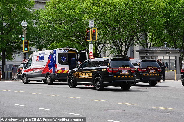 Hombre atacado por el Servicio Secreto después de intentar SALTAR la valla de la Casa Blanca con Trump dentro