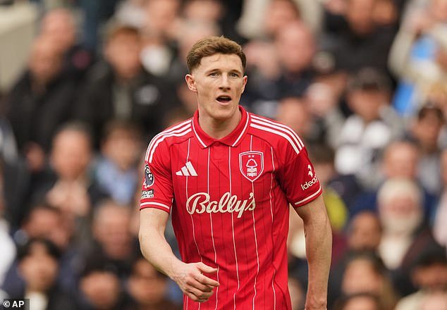 Elliot Anderson, descartado para el choque de la Europa League entre Nottingham Forest y Porto tras la trágica muerte de su madre