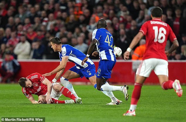 Nottingham Forest 1-0 Porto (2-1 global): los anfitriones reciben la semifinal de la Europa League contra el Aston Villa, pero las lesiones de tres hombres clave suponen un duro golpe para las esperanzas de supervivencia de la Premier League