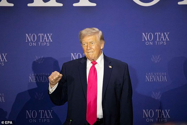 Trump dice que Irán acordó devolver el “polvo nuclear” de uranio altamente enriquecido enterrado bajo los escombros después de los ataques aéreos estadounidenses