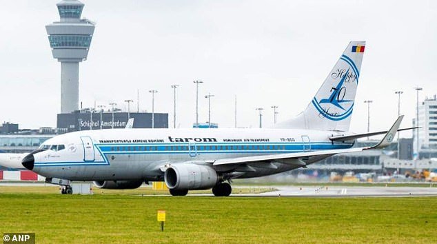 El piloto de un avión se desmaya en pleno vuelo sobre Europa, lo que provoca una emergencia antes de admitir que no durmió nada la noche anterior.