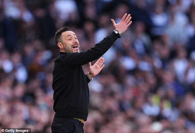 Por qué los Spurs tienen motivos para ser positivos: los ajustes tácticos realizados por Roberto De Zerbi y la estrella que podría ser vital en el descenso mientras los jugadores responden al grito de guerra del entrenador