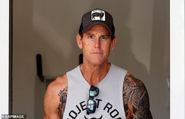 Las dos palabras en el sombrero de Ben Roberts-Smith que todos notaron durante la libertad bajo fianza, cuando le preguntaron sobre su agenda del Día ANZAC