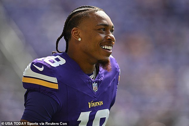 Su propio jugador estrella le pide al mariscal de campo de la NFL que “da un paso adelante” en una revisión brutal de su desempeño