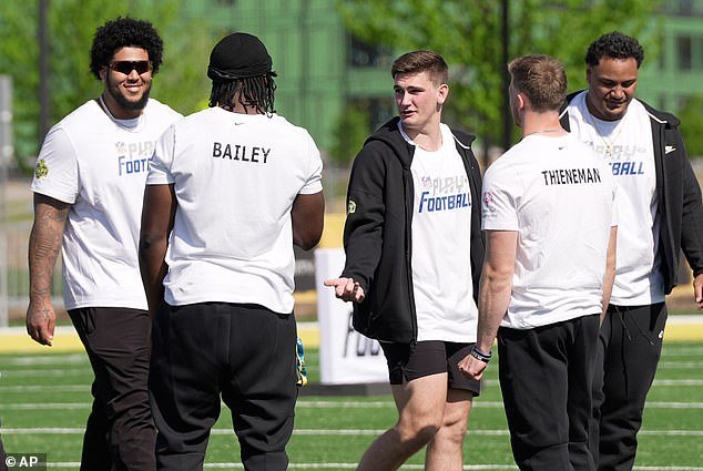 Dentro de las mentes de los mejores prospectos del draft de la NFL… a 24 horas de la noche más importante de sus vidas