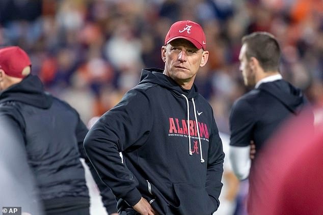 Alabama le da al entrenador en jefe Kalen DeBoer un nuevo contrato gigantesco por valor de casi $ 90 millones