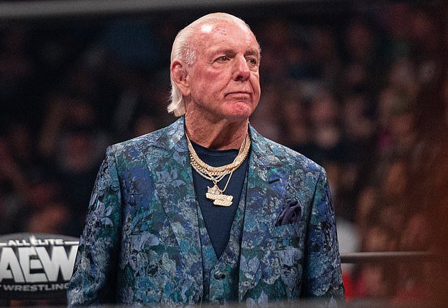 La leyenda de la WWE Ric Flair revela que fue expulsado de WrestleMania por amenazar con vencer a un luchador novato