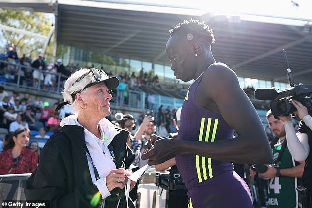 Por qué la sensación adolescente del sprint Gout Gout NO se mudará a los Estados Unidos antes de los Juegos Olímpicos de 2028