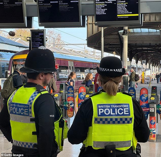 ¡Fuera de lo común! Se teme una “ola criminal” en el transporte público: los robos han aumentado un 136% y los delitos sexuales un 17% desde antes del Covid