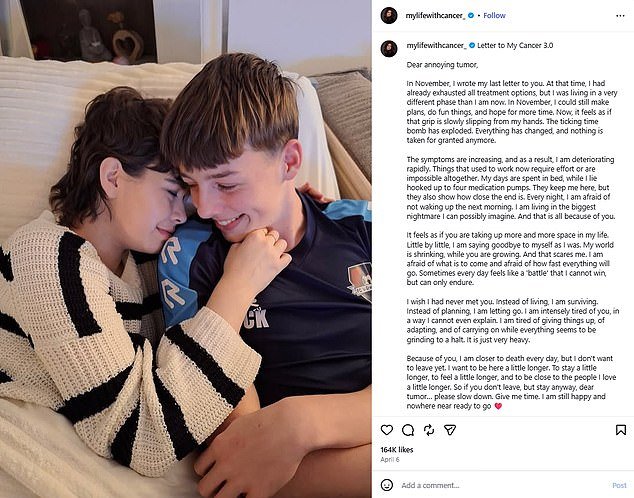 La influencer holandesa de 19 años muere de un cáncer poco común pocas semanas después de una publicación desgarradora que decía a sus seguidores: “No estoy listo para irme”.