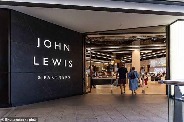 Se le pidió al personal de John Lewis que estuviera más en la oficina para tratar de mantenerse al día con sus rivales.