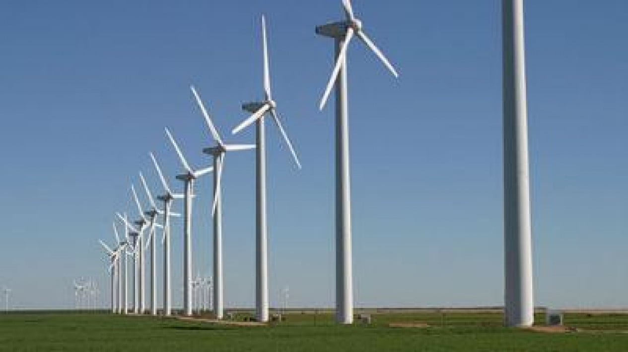 La tecnología de energía limpia de China genera críticas por ser poco confiable en el Sur global