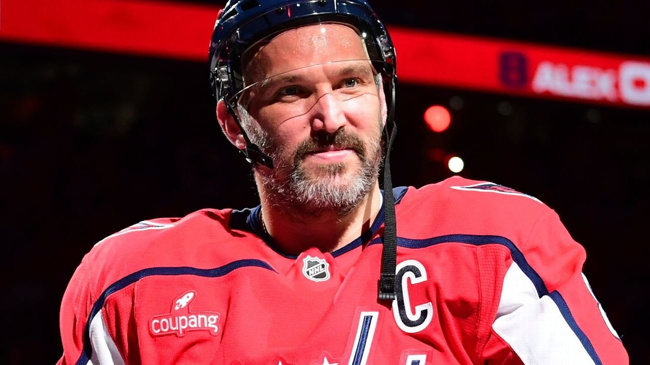 Ovechkin evita el adiós de los Pingüinos, pero aún piensa en retirarse