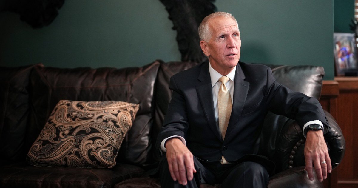 Tillis promete seguir bloqueando al candidato a la Fed y dice que Trump debería disculparse por los ataques del Papa