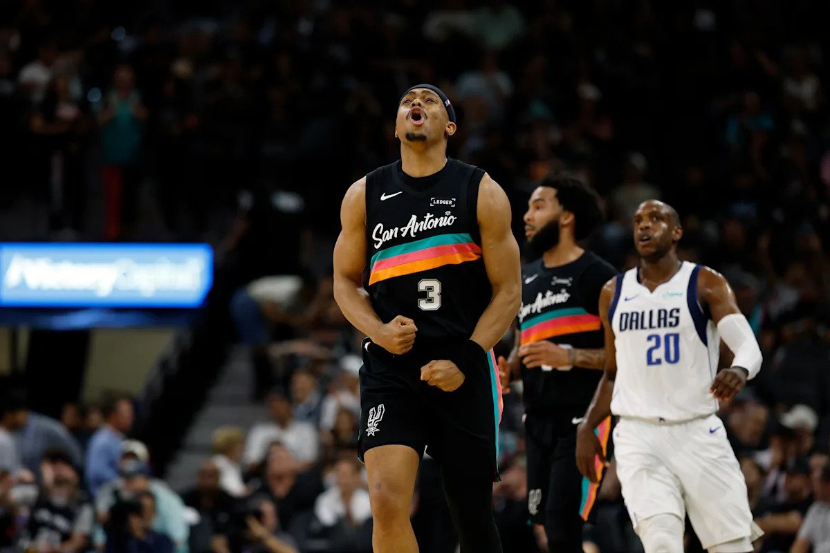 Keldon Johnson de los Spurs gana el sexto premio al Hombre del Año