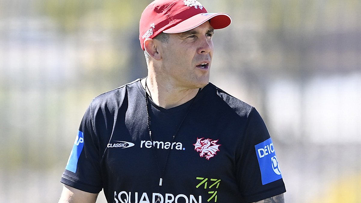 NRL news 2026, Michael Ennis deja St George Illawarra Dragons después de que el entrenador en jefe Shane Flanagan sea despedido, Dean Young nombrado de forma interina
