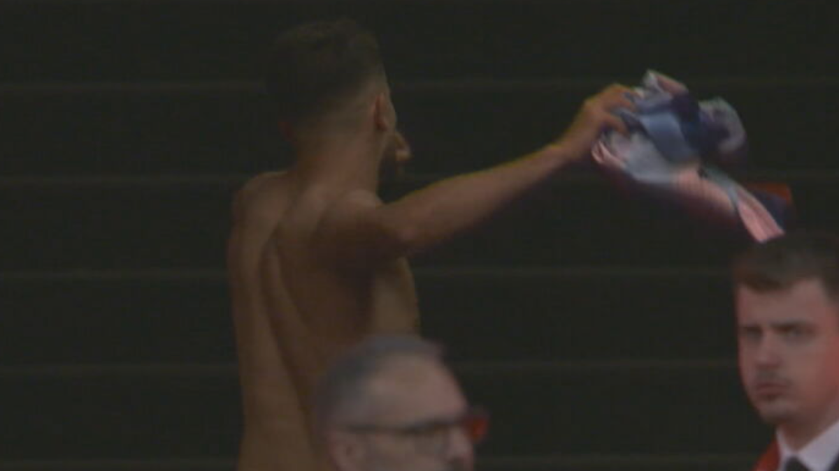 Noticias Liga de Campeones 2026 | Liverpool pierde ante el PSG, eliminado; El muñeco de tarjeta roja del astro del Barcelona escupió al Atlético de Madrid