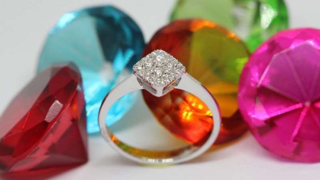 Los precios mundiales del oro se están volviendo locos, los fabricantes de joyas están recurriendo a materiales alternativos de metales preciosos