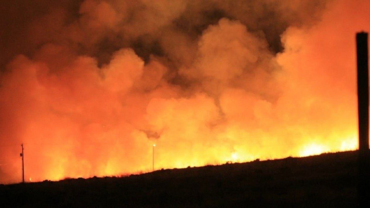 Incendio en una residencia de policía, 20 casas afectadas