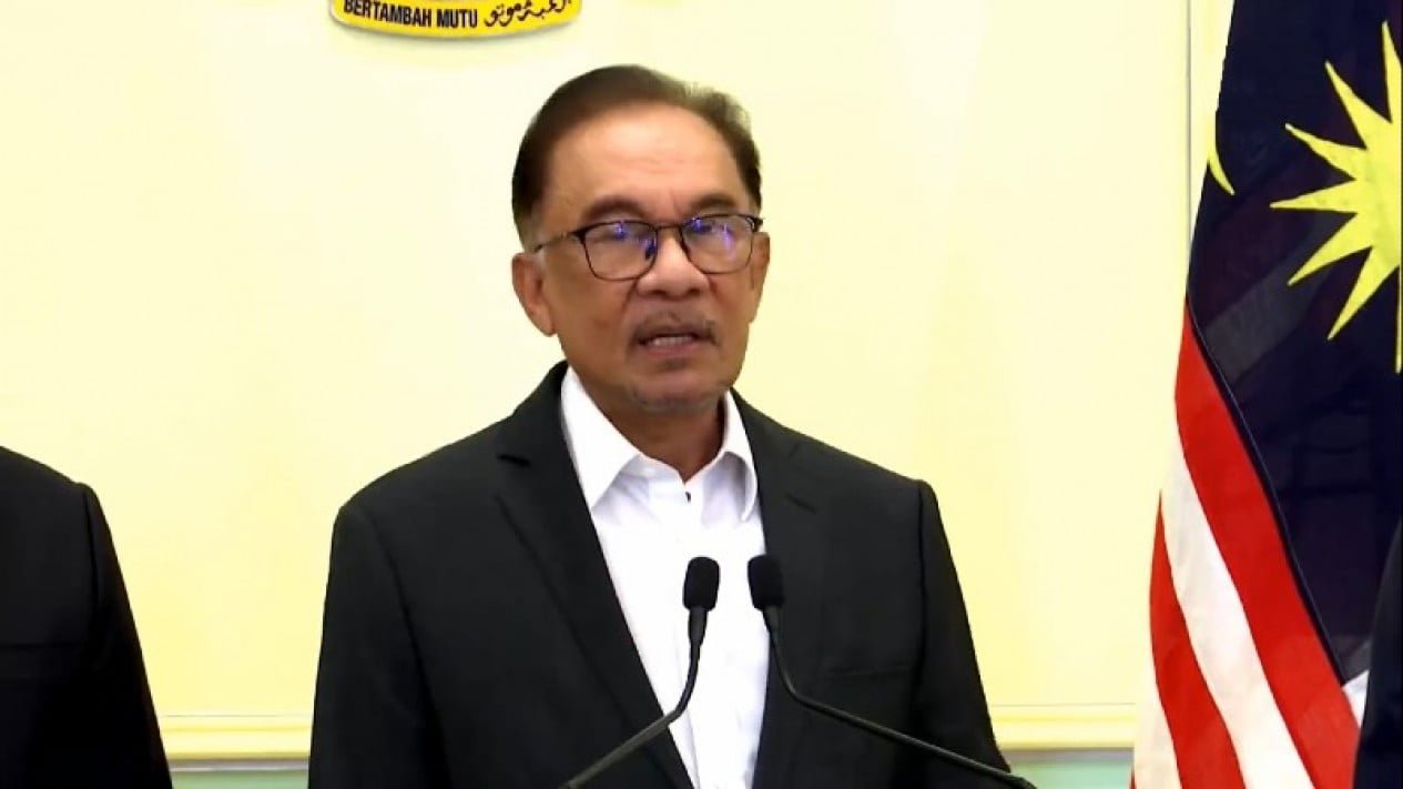 Anwar Ibrahim revela la historia del paso “sin problemas” del barco malasio a través del Estrecho de Ormuz e insinúa la presión de Estados Unidos