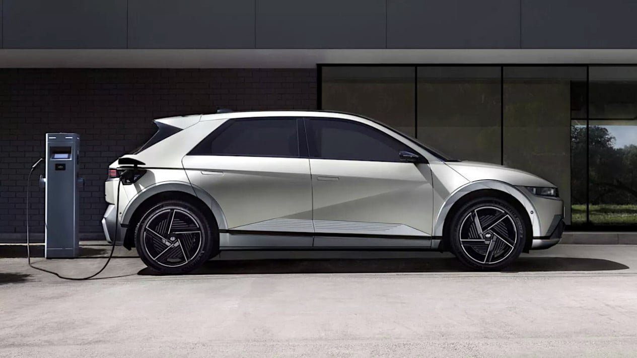 Se han eliminado los incentivos para los coches eléctricos y muchos compradores poseen un Ioniq 5