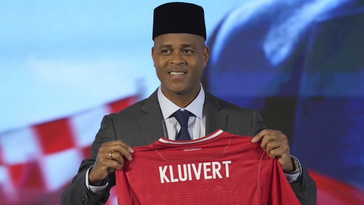De regreso a Indonesia, Patrick Kluivert será seguido de cerca