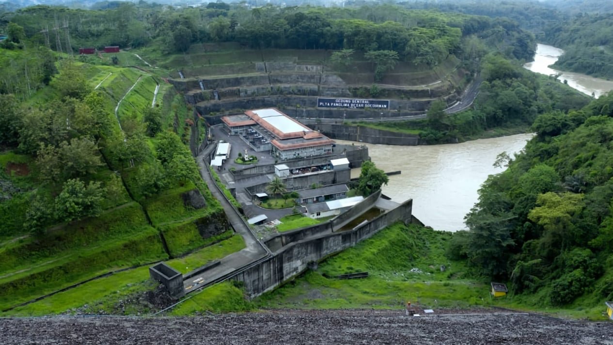 Al optimizar las operaciones de las centrales hidroeléctricas de Jelok y Timo, el PLN empodera a los habitantes de la aldea de Candirejo