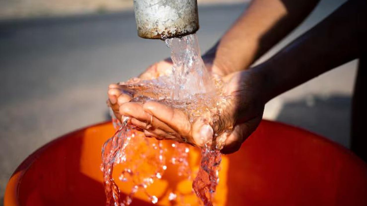 ¡El agua clara no siempre es saludable! Hechos ocultos que amenazan el crecimiento y desarrollo de los niños