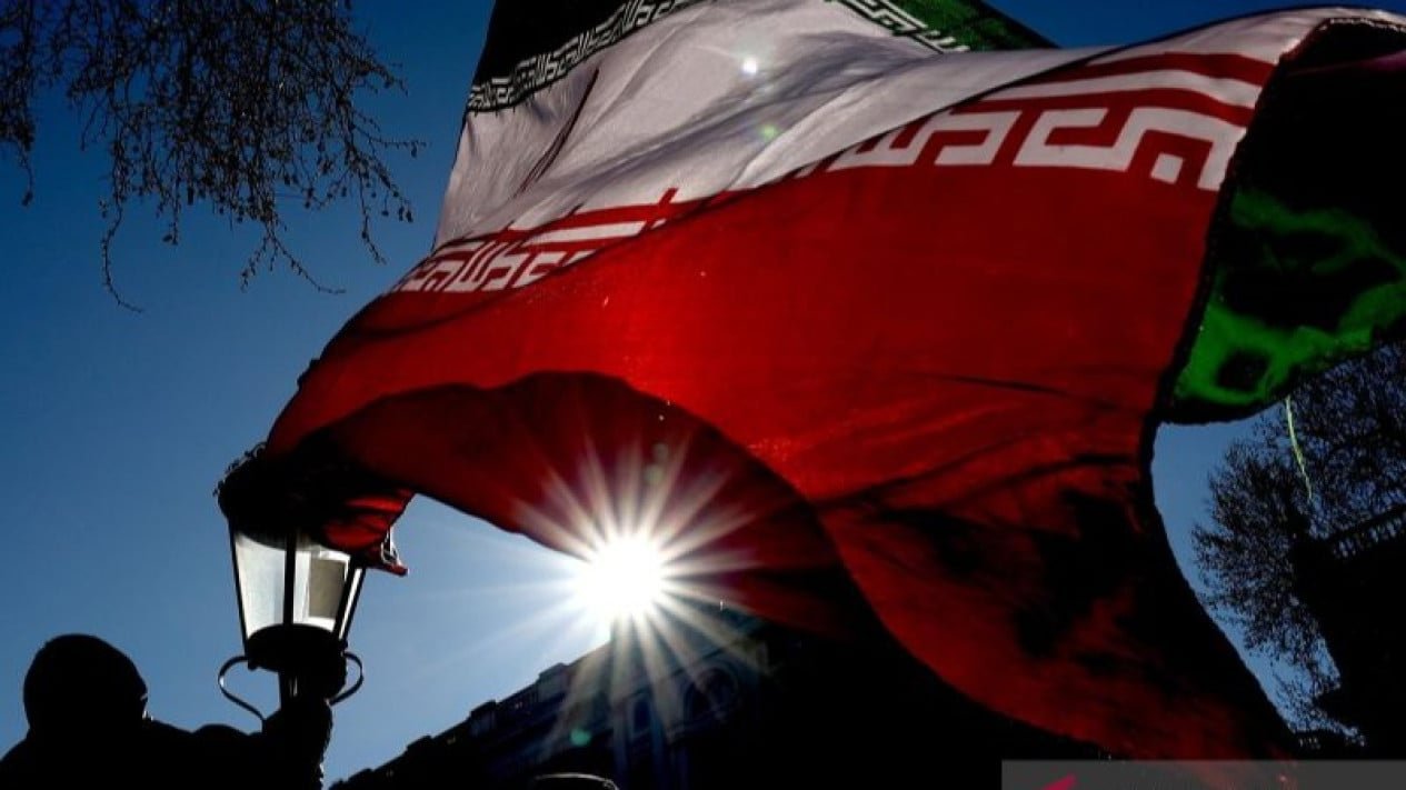 Estados Unidos ofrece un alto el fuego de 48 horas, Irán lo ignora