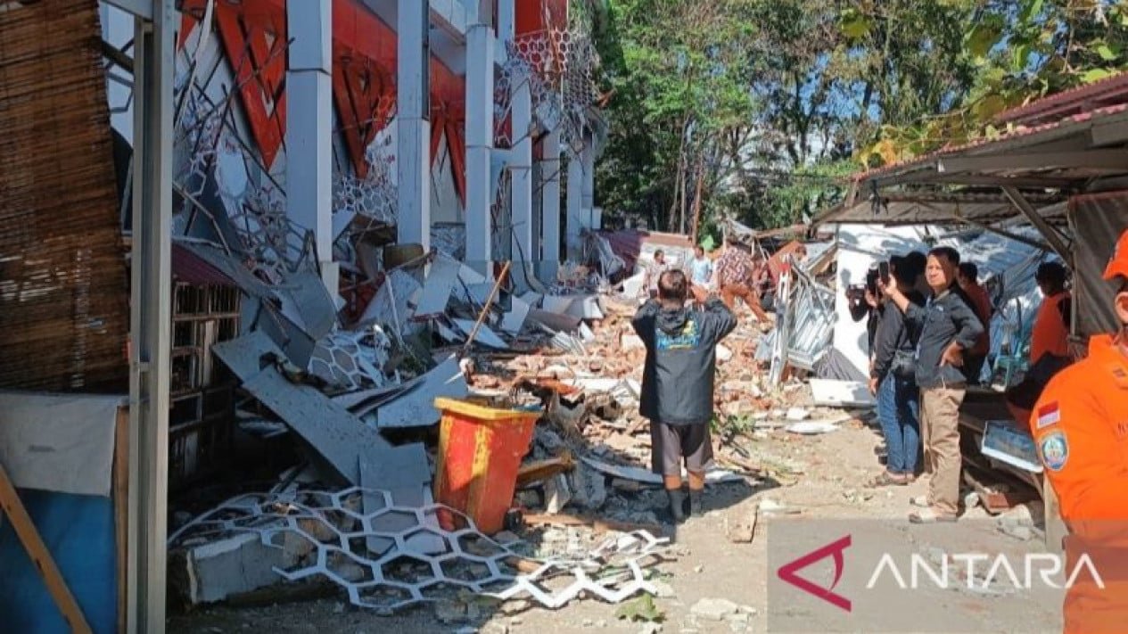 Terremoto de magnitud 7,6 en el norte de Sulawesi: lugares de culto y edificios deportivos destruidos