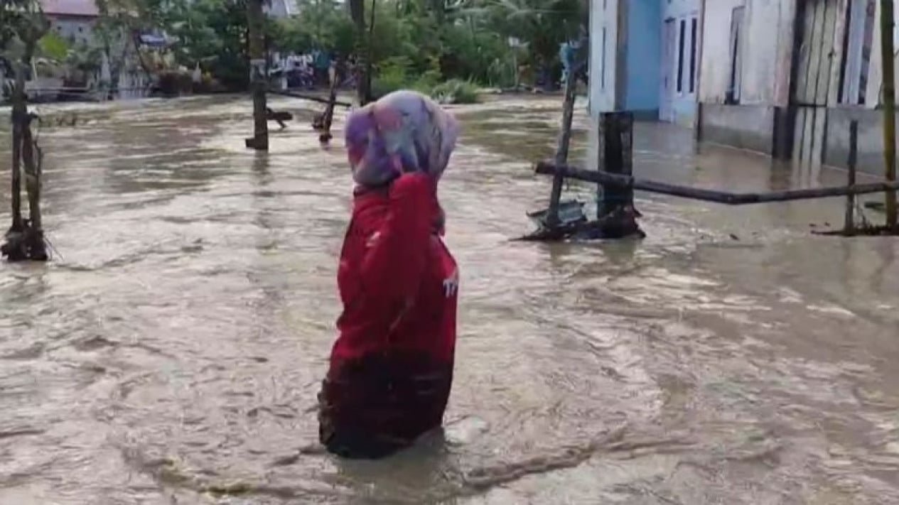 Las inundaciones sumergen 30 casas en Donggala, Sulawesi Central; se insta a los residentes a estar atentos
