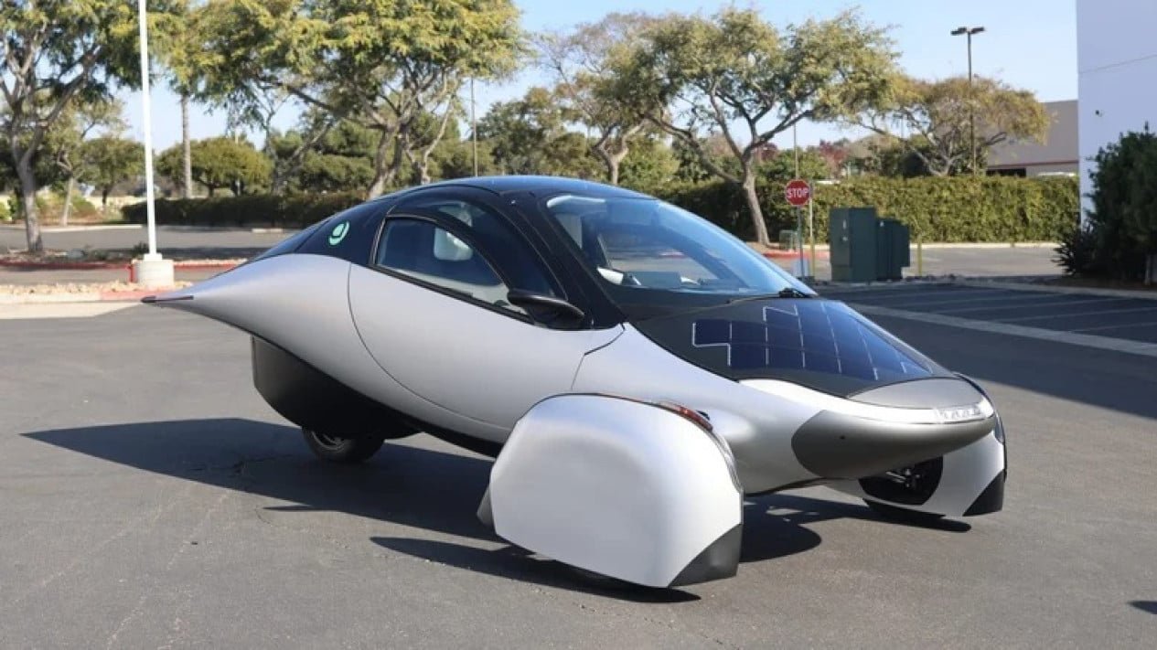69df7d782b3c8-mobil-bertenaga-surya_gemini_1265_711.jpg
