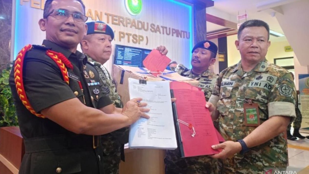 El caso de Andrie Yunus sobre aspersión con agua ácida transferido a un tribunal militar