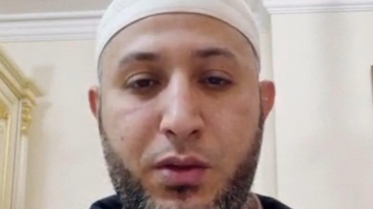 El jeque Ahmad Al Misry niega rotundamente las acusaciones de acoso sexual entre personas del mismo sexo, aquí está su confesión