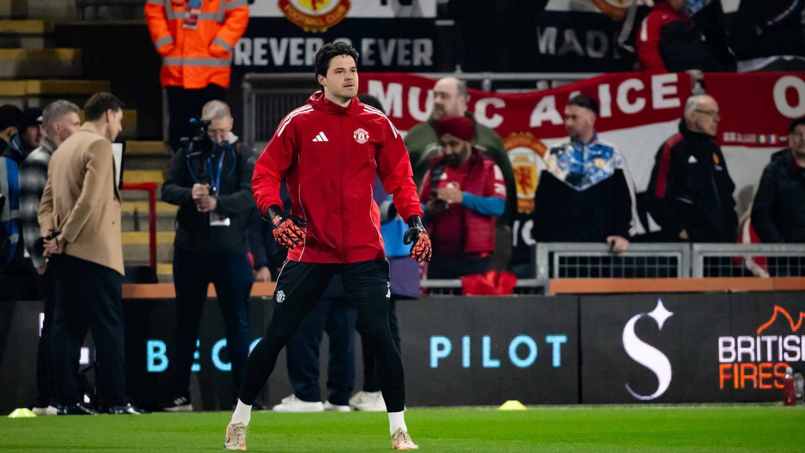 Tony Coton explica los secretos del traspaso de Senne Lammens