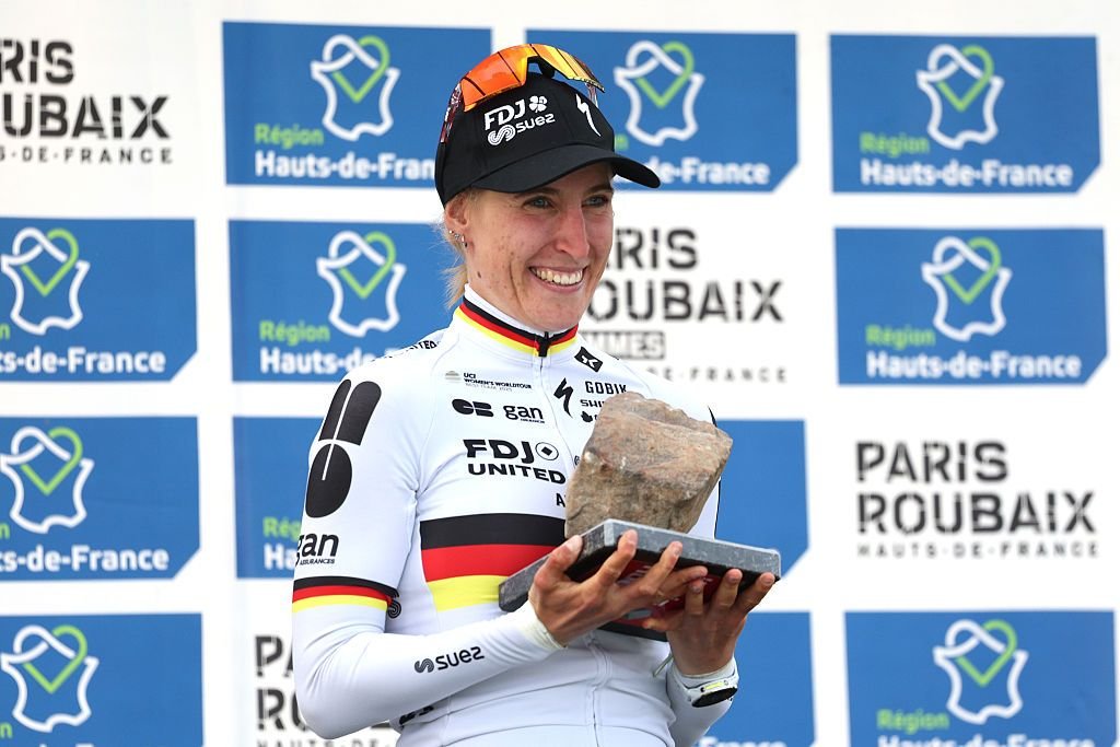 “Sabía que era una carrera que me convenía” – Franziska Koch culmina la revolucionaria campaña de primavera con la victoria en la Paris-Roubaix Femmes