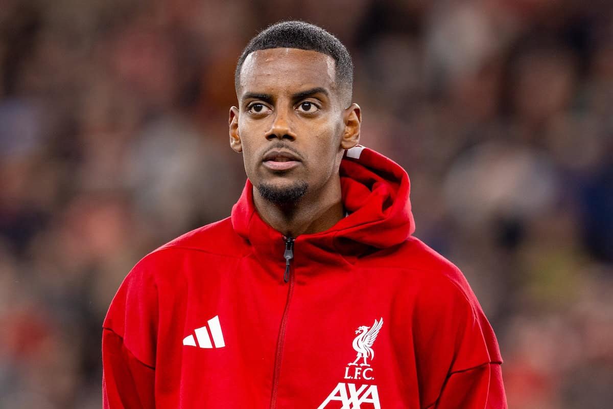 Slot confirma su papel en el banquillo ante el Manchester City