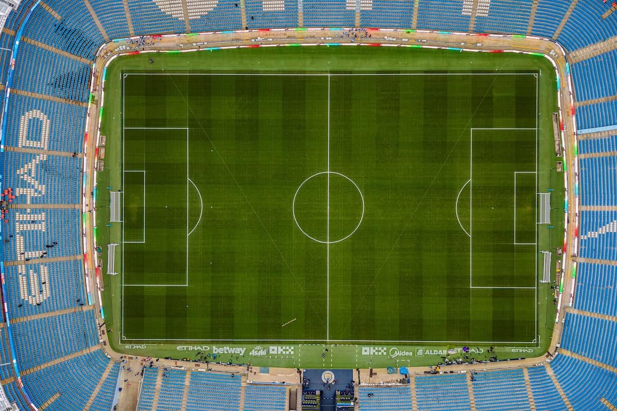 Canal de televisión, transmisión en vivo y hora de inicio.