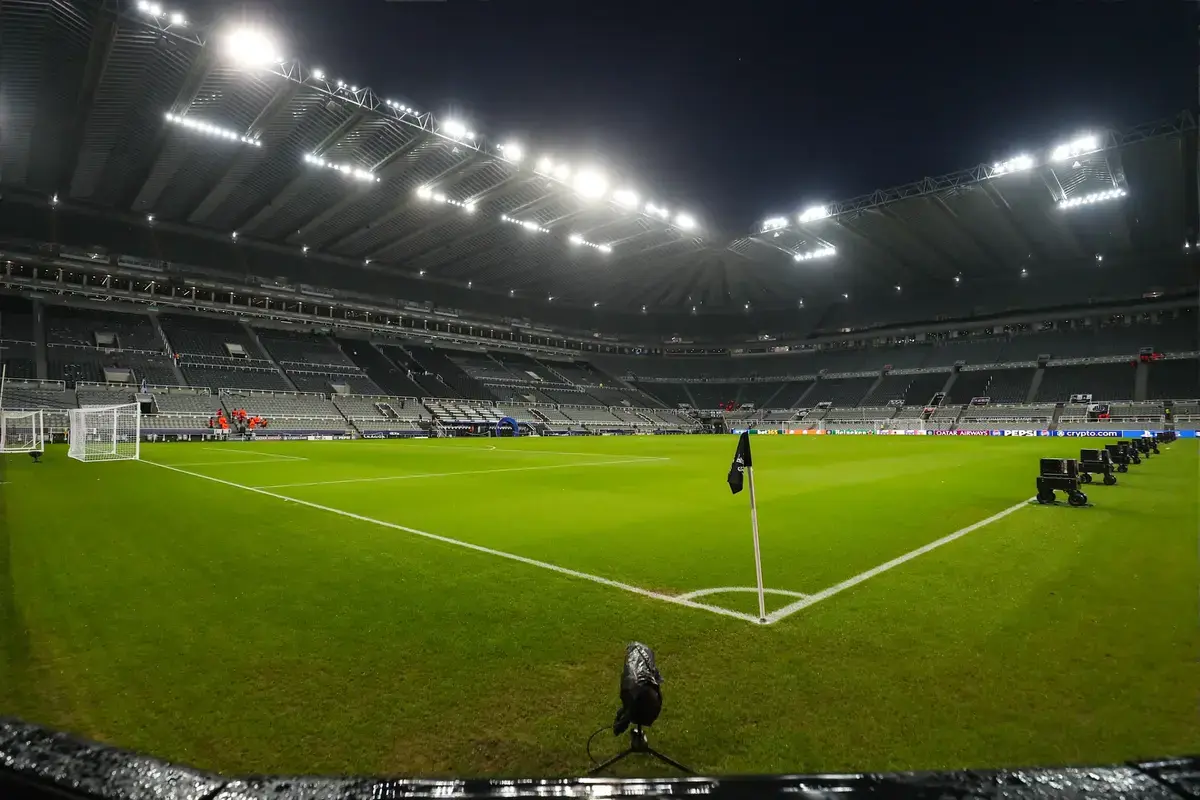 Se formuló la pregunta: ¿por qué los propietarios del Newcastle United no generaron un beneficio de £133 millones en St James’ Park un año antes?