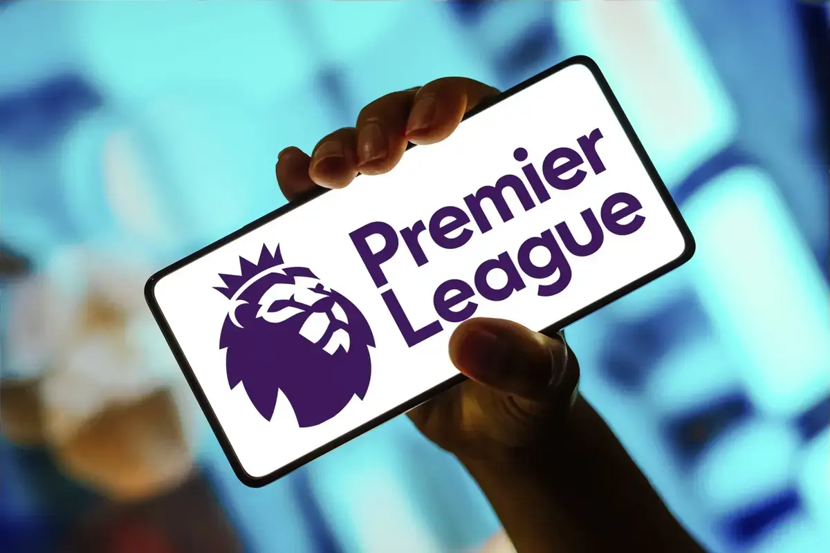 Aficionados de 20 clubes de la Premier League encuestados sobre si se sienten optimistas o pesimistas