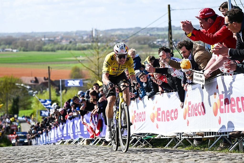 “Sólo podríamos haber remontado si hubieran empezado a mirarse a sí mismos” – Wout van Aert se conforma con el cuarto puesto en el Tour de Flandes