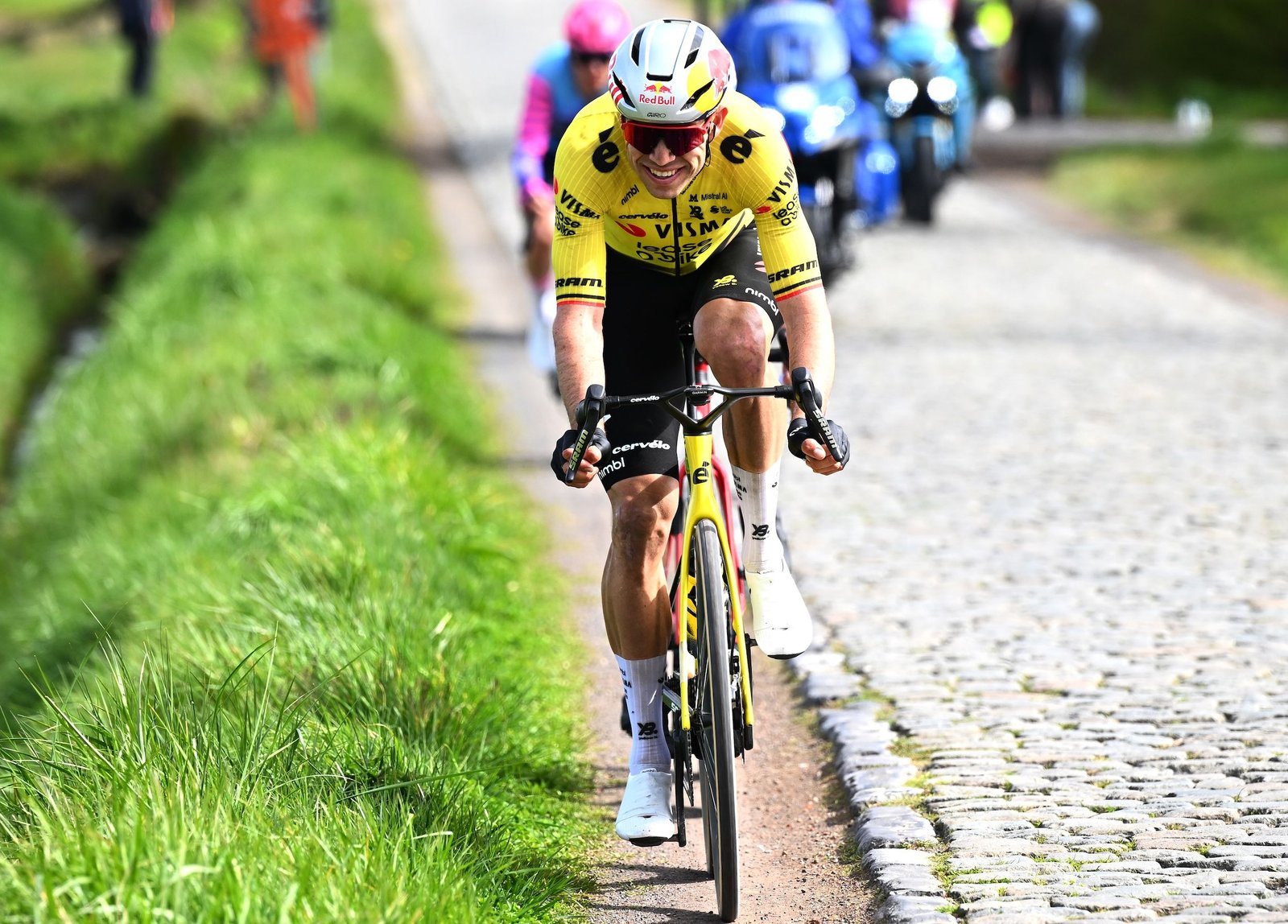 Dos carreras, dos grandes ataques, ninguna victoria: ¿Qué significan las dobles derrotas estrechas de Wout van Aert para el Tour de Flandes?