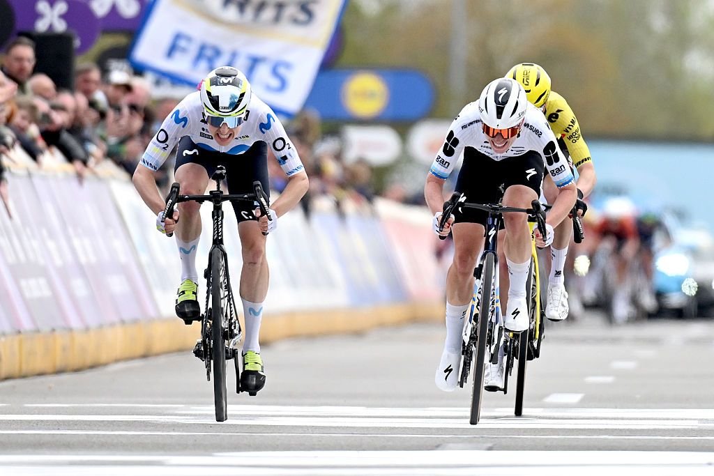 “Tengo sentimientos encontrados” – La apuesta por el final de la carrera fracasa para Demi Vollering en Dwars puerta Vlaanderen