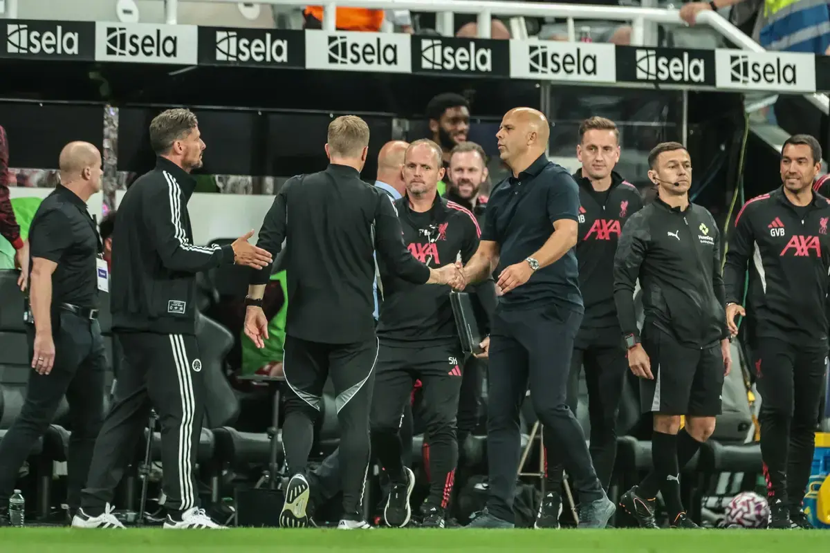 Temores de que el Liverpool pueda buscar reemplazar a Arne Slot con Eddie Howe